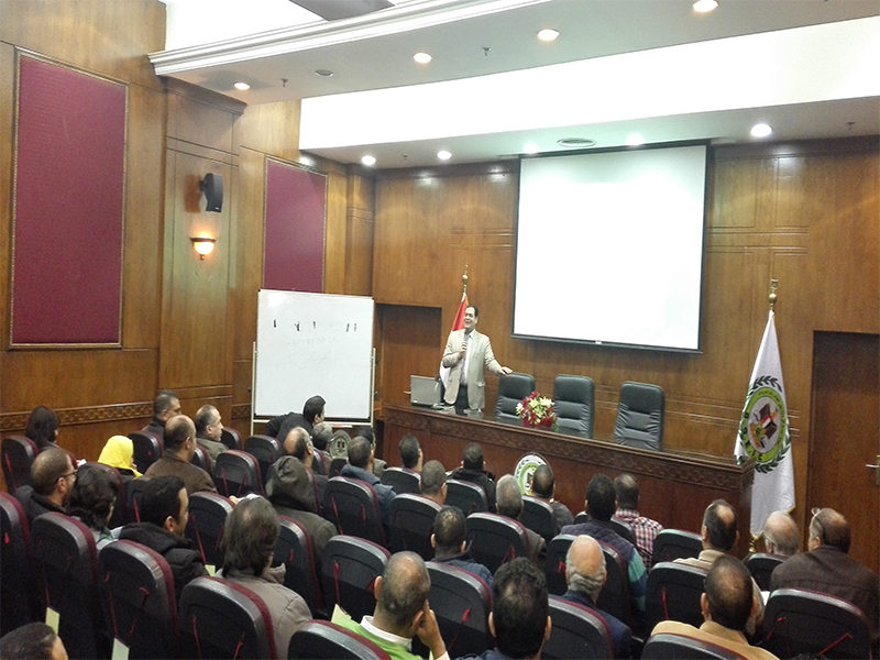 دورة تدريبية عن مزاولة الإستيراد