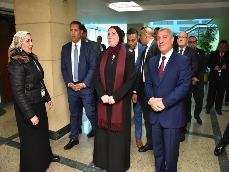 جولة تفقدية بالهيئة - مركز خدمات التجارة