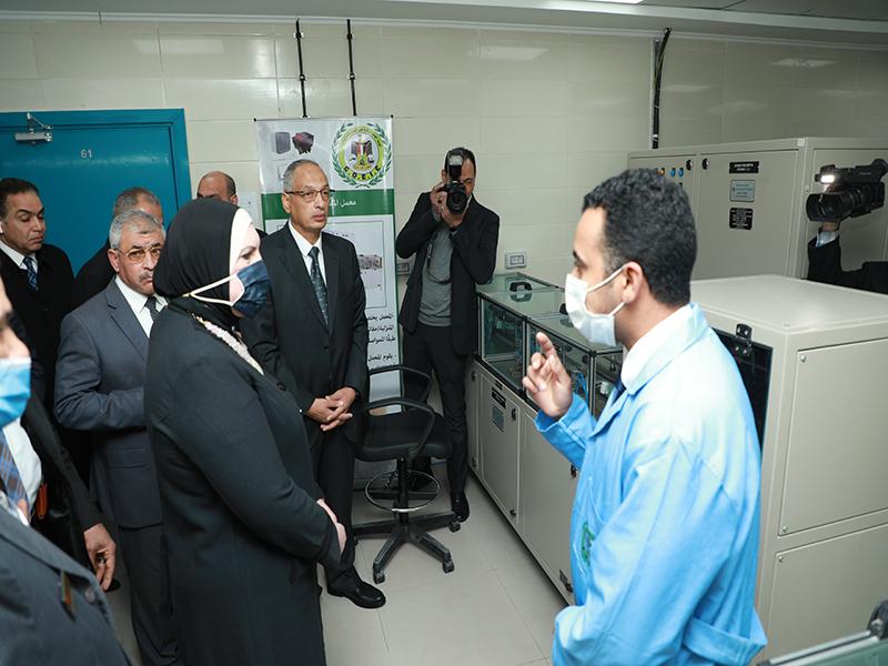 وزيرة التجارة والصناعة تفتتح عدد 29 معمل بفرع الهيئة بالدخيلة